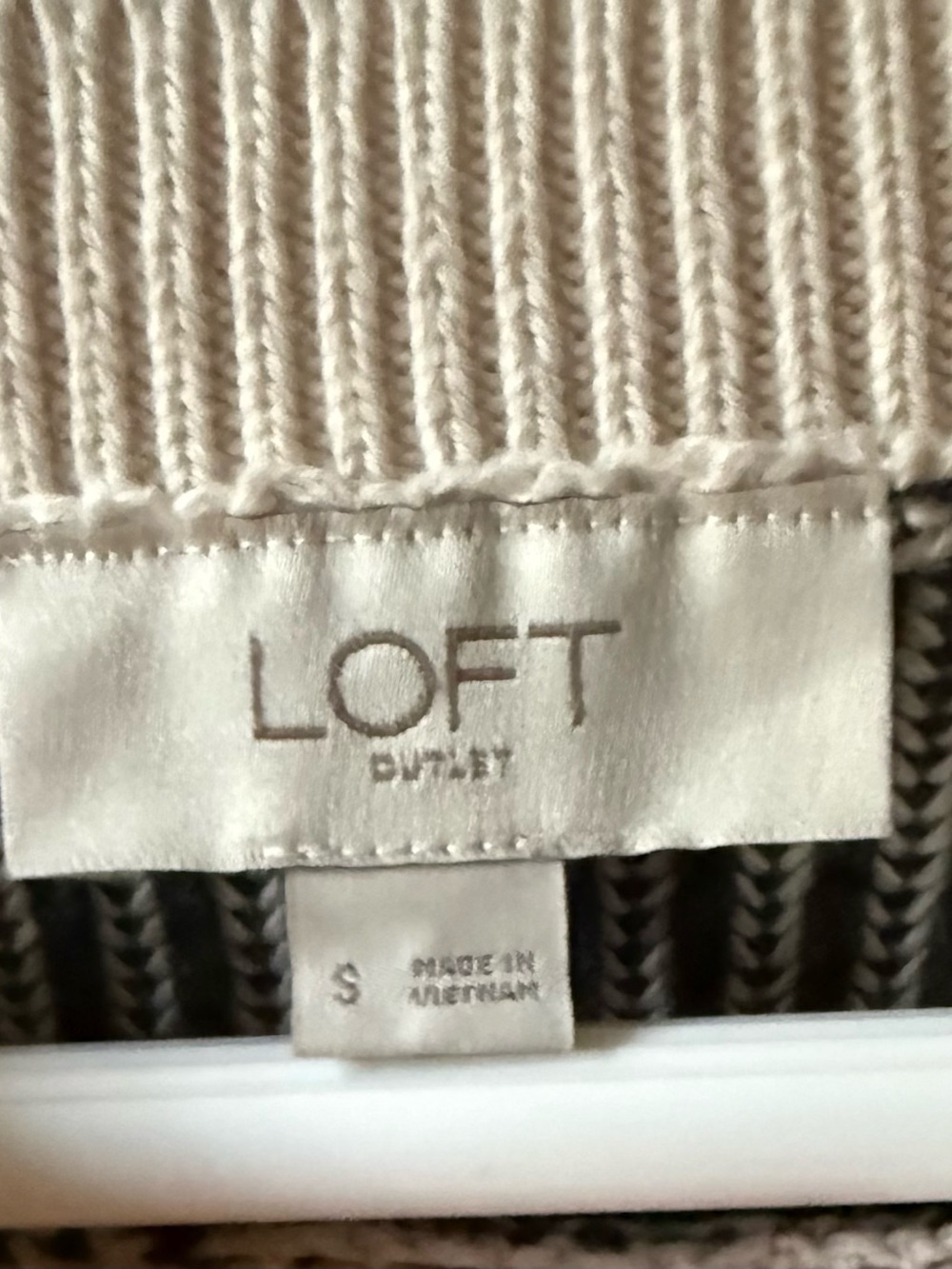 Loft Sweater Size Small - Picture 4 of 4